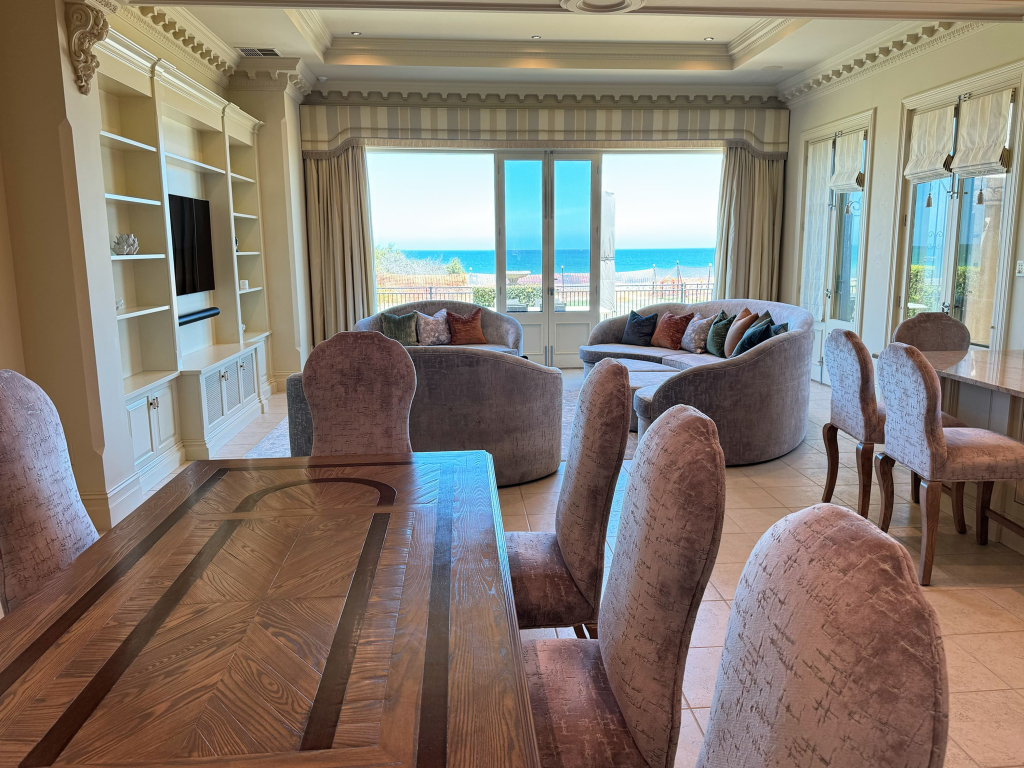Italianate Interior | French Tables