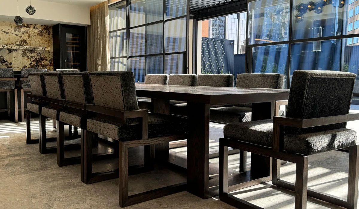 Choosing the Right Large Dining Tables for Entertaining