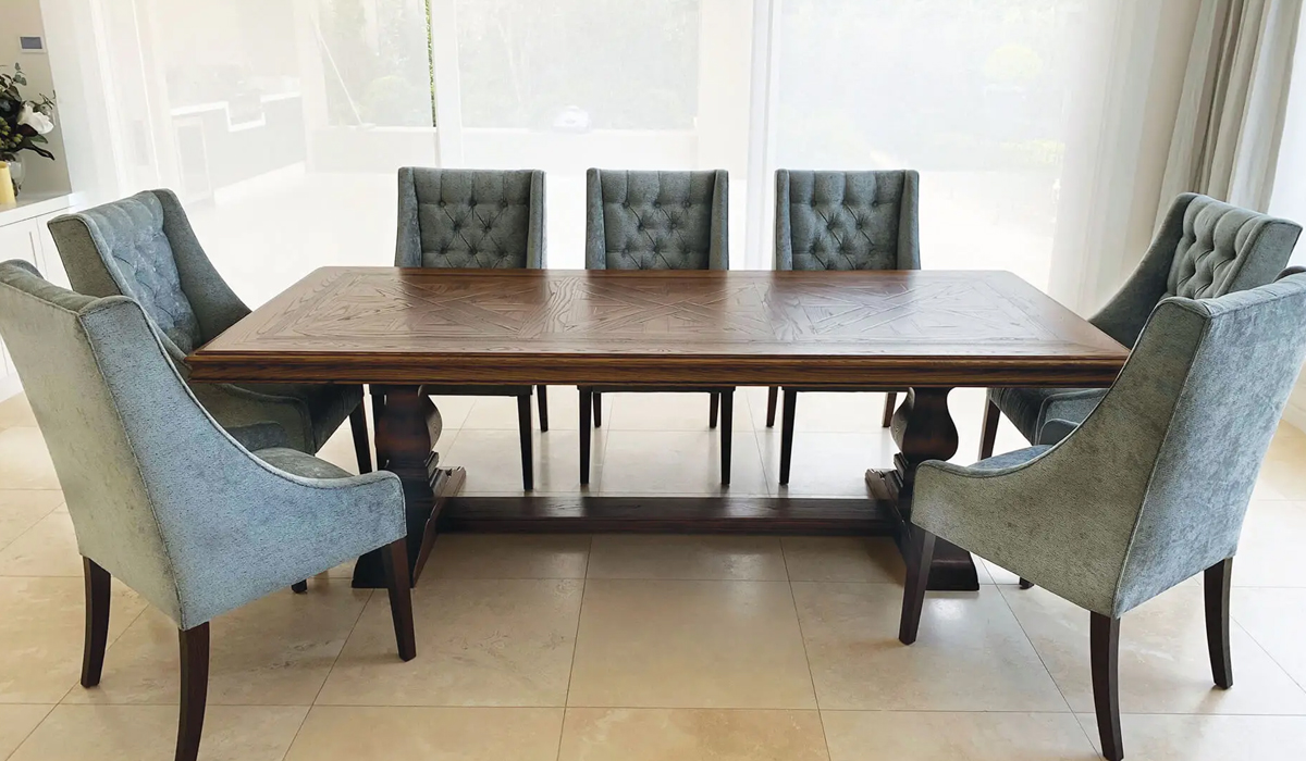 Solid Oak Dining Tables: Matching Undertones With Floors and Chairs
