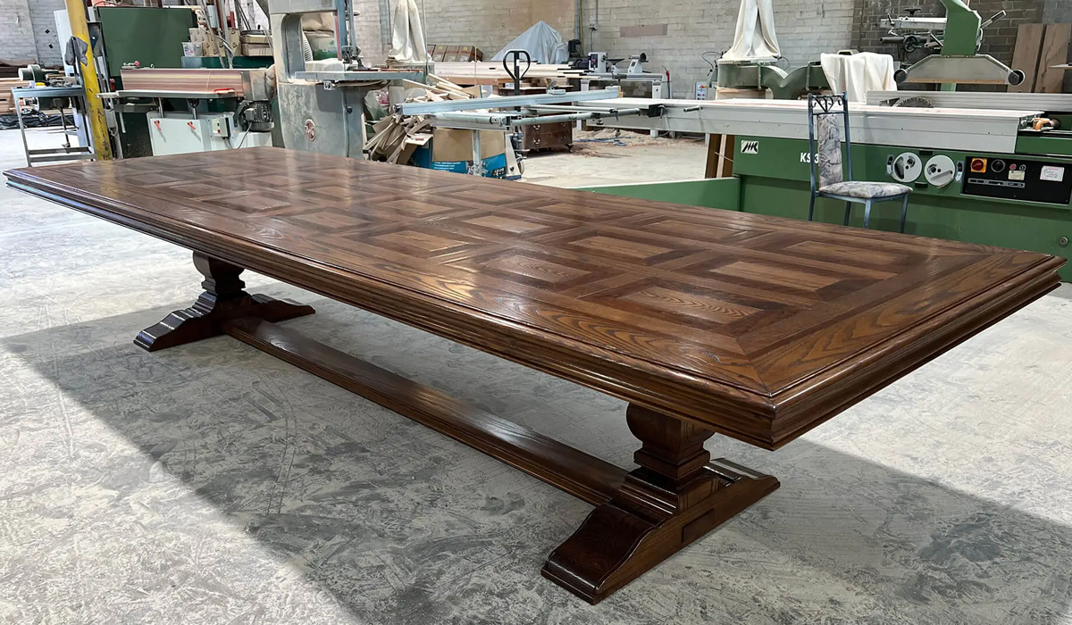 Why French Tables Are Designed, Not Chosen