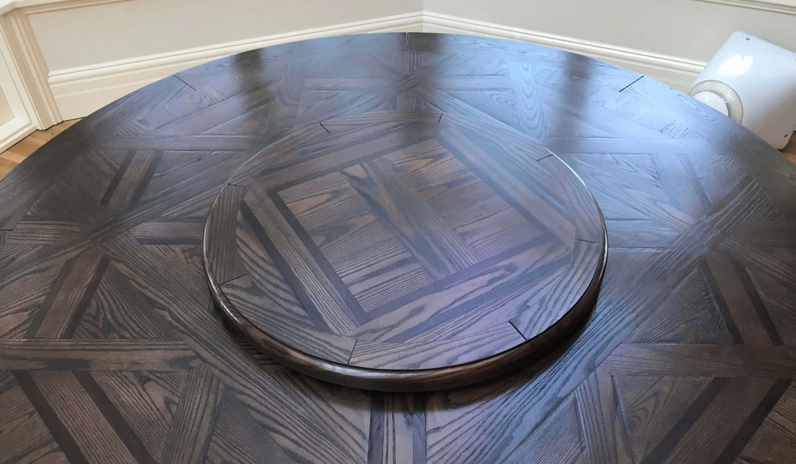 Handcrafted Round Dining Table: When It Makes Sense for Everyday Dining and Entertaining