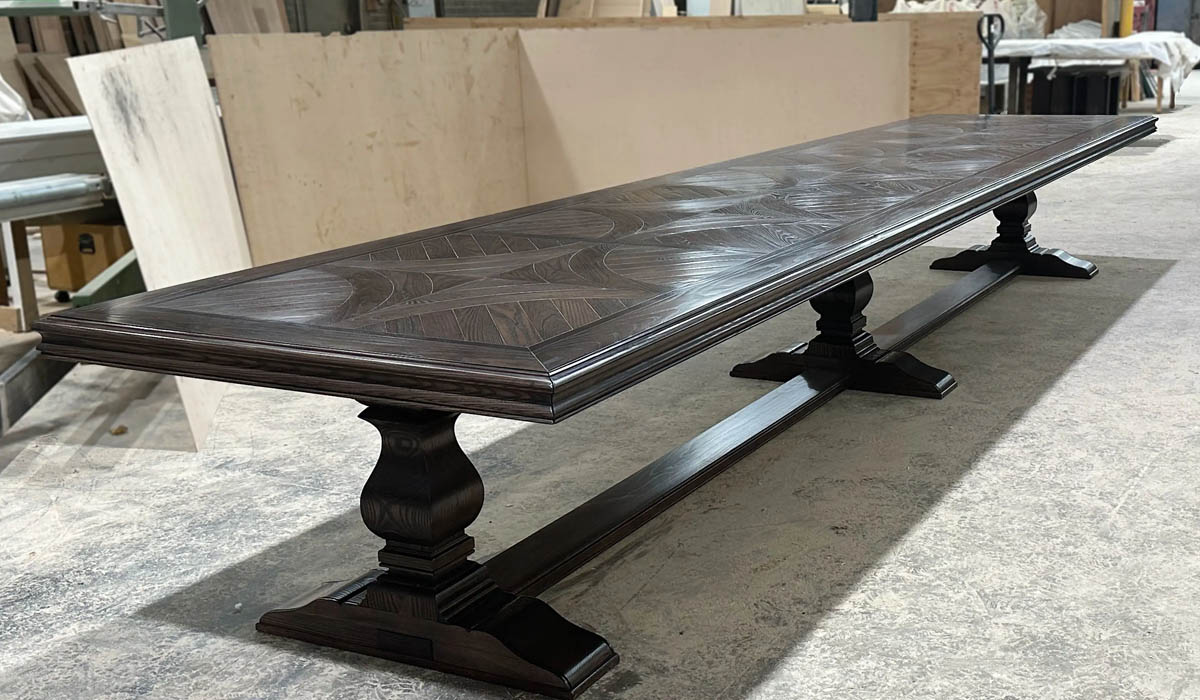 Extendable Dining Table: How to Balance Flexibility, Warmth and Timeless Style