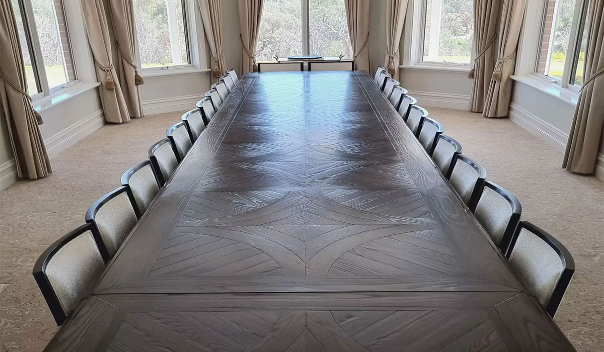Huge Dining Tables: How to Design for 12, 16 or 20 Guests Comfortably