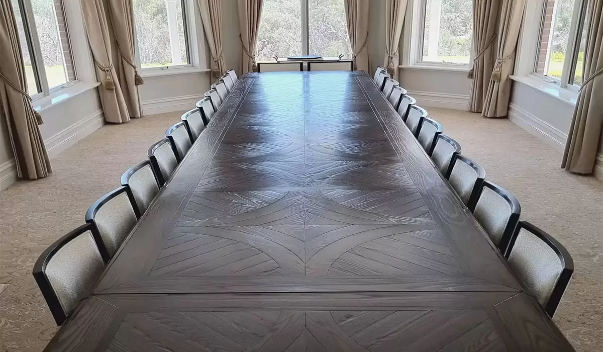 Huge Dining Tables: How to Design for 12, 16 or 20 Guests Comfortably